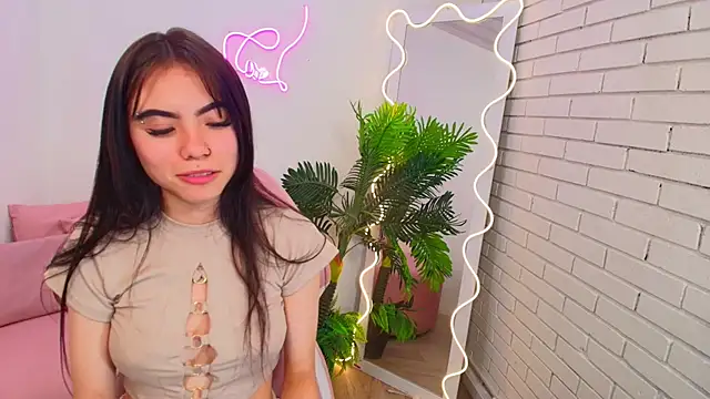 Roxanne tay online show from 12-11-24, 09:41