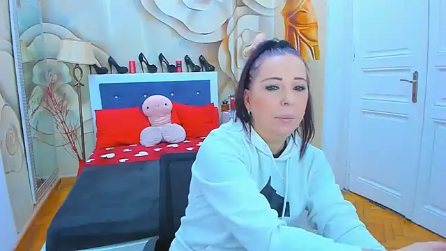 Snapshot of LauraSin chatting on 01-29-25, 04:15 LauraSin online show from 01-29-25, 04:15