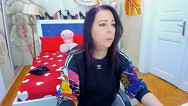 Snapshot of LauraSin chatting on 02-08-25, 04:25 LauraSin online show from 02-08-25, 04:25