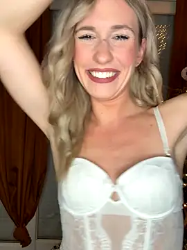 lola tentatiion online show from 11-19-25, 08:09