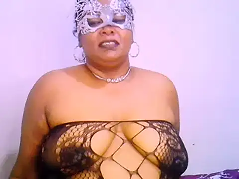 Snapshot of Mysterylady143 chatting on 02-08-25, 10:08 Mysterylady143 online show from 02-08-25, 10:08