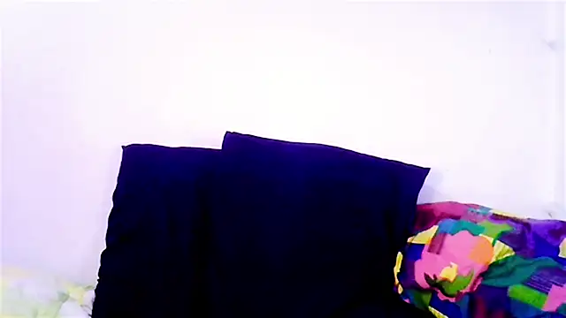 Snapshot of Mysterylady143 chatting on 09-24-25, 05:49 Mysterylady143 online show from 09-24-25, 05:49