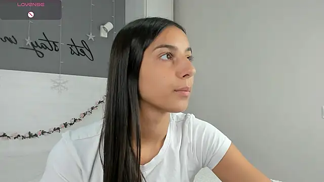 Snapshot of Maria__Candy chatting on 10-18-25, 04:04 Maria Candy online show from 10-18-25, 04:04