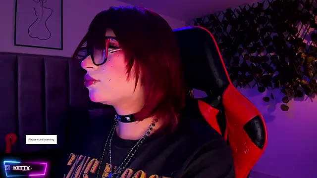 Kitty Gang online show from 10-24-25, 01:46