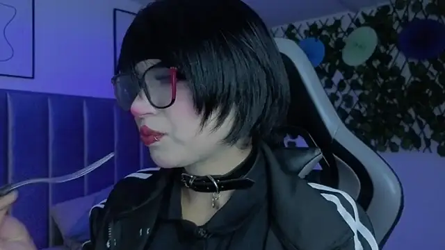 Snapshot of Kitty_Gang chatting on 05-14-26, 01:56 Kitty Gang online show from 05-14-26, 01:56