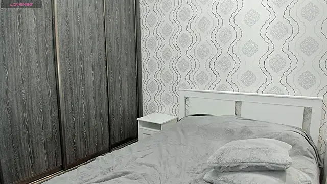 Snapshot of EmberShy chatting on 12-03-24, 06:06 EmberShy online show from 12-03-24, 06:06