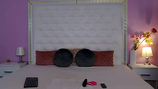 Lenna Paul online show from 07-22-26, 04:26