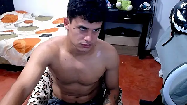 Snapshot of freddy_romas chatting on 06-08-26, 01:28 freddy romas online show from 06-08-26, 01:28