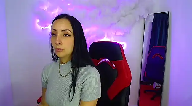 Snapshot of yaralyminjo2 chatting on 12-11-24, 02:00 yaralyminjo2 online show from 12-11-24, 02:00