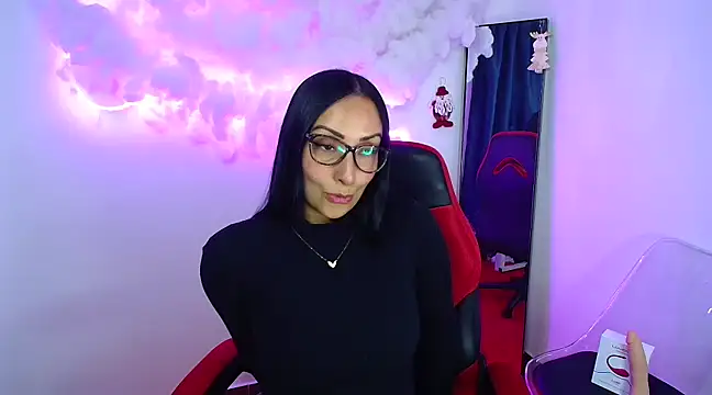 Snapshot of yaralyminjo2 chatting on 12-20-24, 02:05 yaralyminjo2 online show from 12-20-24, 02:05