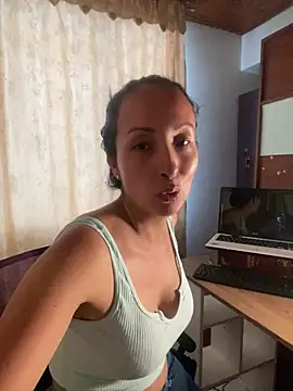 Snapshot of yaralyminjo2 chatting on 01-09-25, 10:52 yaralyminjo2 online show from 01-09-25, 10:52