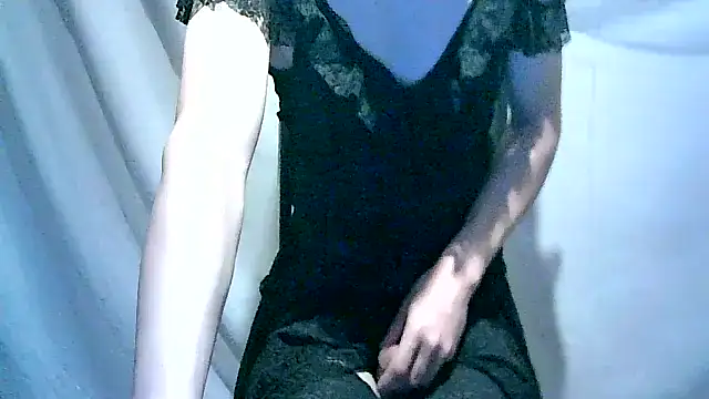 Snapshot of -your-bitch chatting on 12-16-24, 02:47 -your-bitch online show from 12-16-24, 02:47