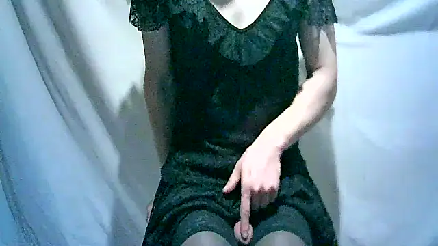 Snapshot of -your-bitch chatting on 12-18-24, 05:37 -your-bitch online show from 12-18-24, 05:37