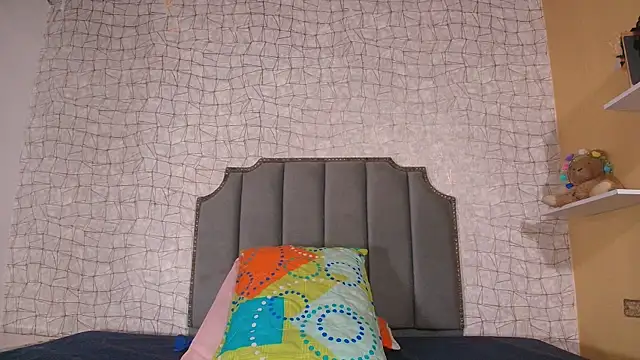 Snapshot of luce_williams chatting on 11-13-25, 07:13 luce williams online show from 11-13-25, 07:13