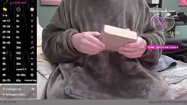 Snapshot of BondBroken chatting on 11-20-25, 07:35 BondBroken online show from 11-20-25, 07:35