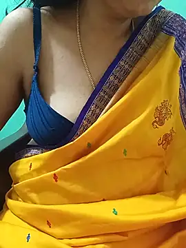 Snapshot of Saroj-Shah chatting on 07-08-26, 07:35 Saroj-Shah online show from 07-08-26, 07:35