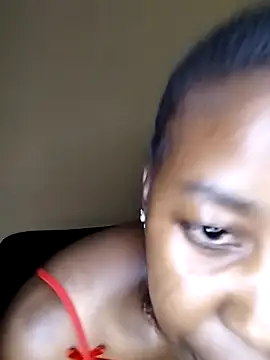 Snapshot of queenbboobs chatting on 10-17-25, 10:34 queenbboobs online show from 10-17-25, 10:34