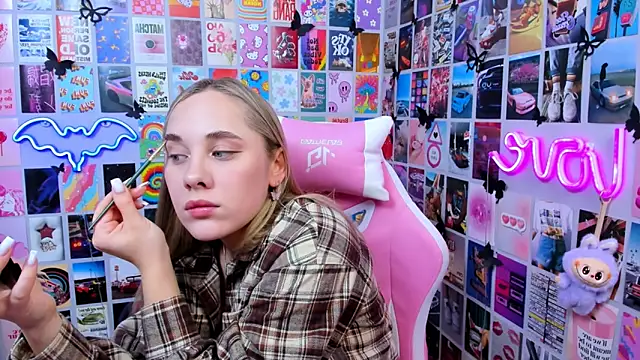 Snapshot of MiaMilas chatting on 01-14-26, 03:06 MiaMilas online show from 01-14-26, 03:06