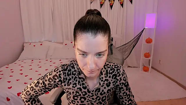 helentasty online show from 10-30-25, 03:41