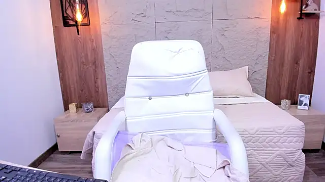  Eveelyn online show from 12-26-24, 10:20