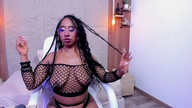  Eveelyn online show from 03-20-25, 10:18