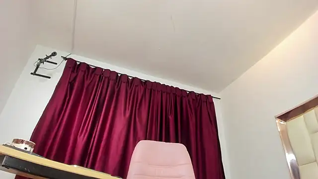  Caroliina online show from 04-17-26, 06:55