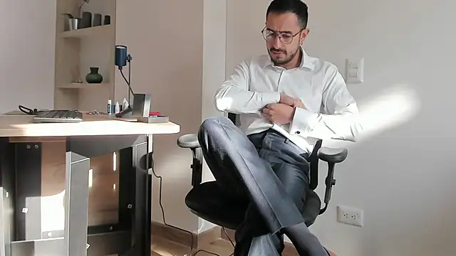 pablo-rincon95 online show from 02-01-25, 12:47