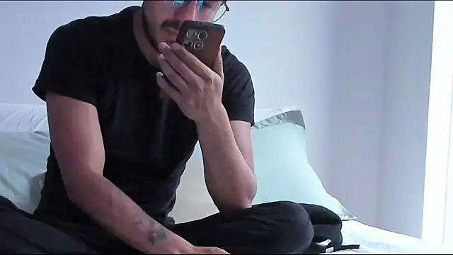 pablo-rincon95 online show from 03-19-25, 10:53