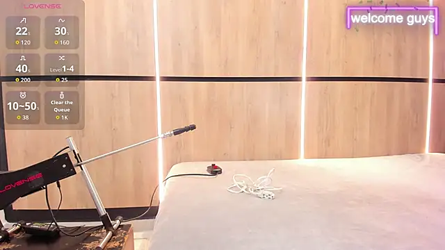 adela chase online show from 10-11-25, 02:55