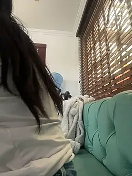 Emily Trujillo online show from 11-04-25, 05:12