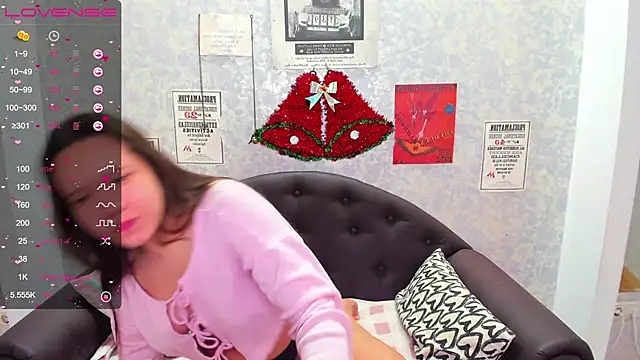 Snapshot of Mira_Karter chatting on 12-18-24, 07:36 Mira Karter online show from 12-18-24, 07:36