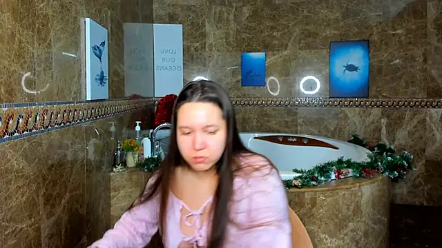 Snapshot of Mira_Karter chatting on 01-25-25, 01:43 Mira Karter online show from 01-25-25, 01:43