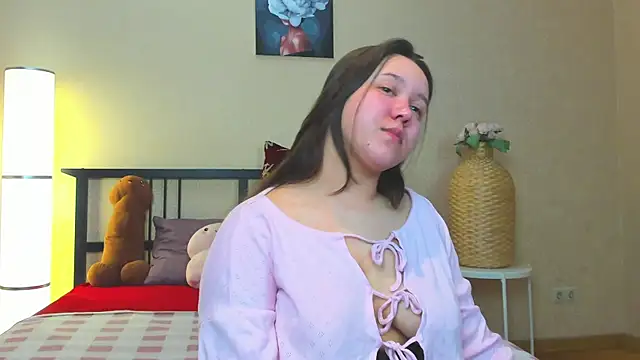 Snapshot of Mira_Karter chatting on 02-15-25, 02:26 Mira Karter online show from 02-15-25, 02:26