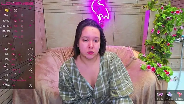 Snapshot of Mira_Karter chatting on 02-22-25, 05:34 Mira Karter online show from 02-22-25, 05:34