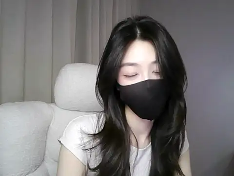 Snapshot of xiaxia-baby_ chatting on 11-26-25, 07:48 xiaxia-baby online show from 11-26-25, 07:48