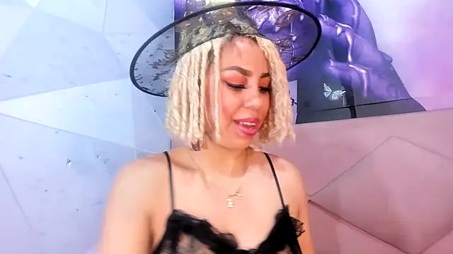 Lucy White   online show from 02-10-25, 08:31