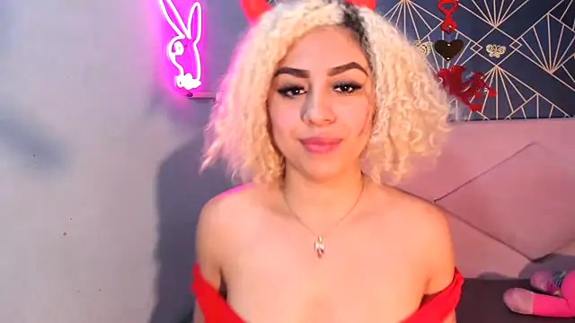 Lucy White   online show from 03-15-25, 12:25