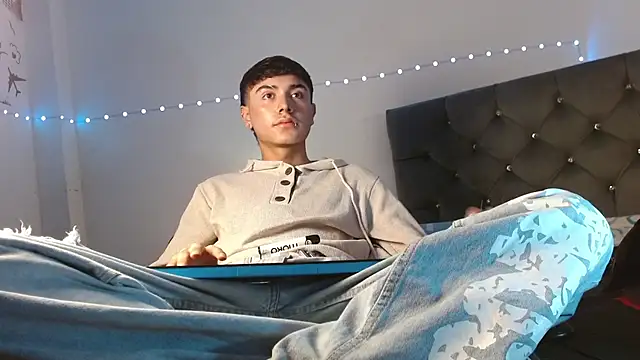 Snapshot of Im_juanda chatting on 01-24-25, 08:11 Im juanda online show from 01-24-25, 08:11