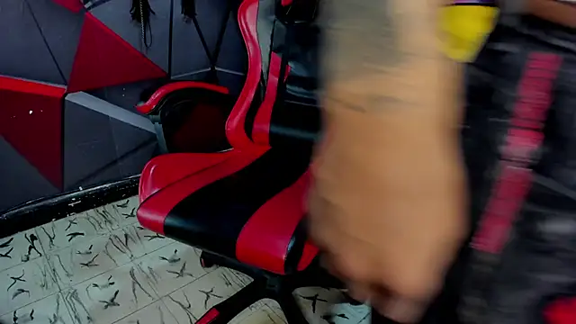 Hana and Zeta online show from 09-16-25, 12:06