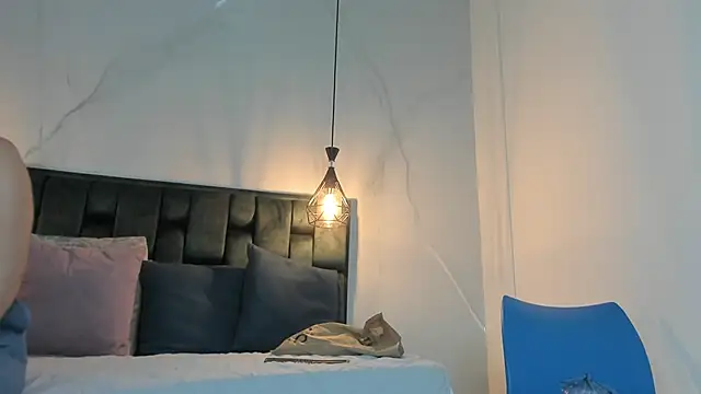 Snapshot of angelswets chatting on 01-20-25, 01:53 angelswets online show from 01-20-25, 01:53