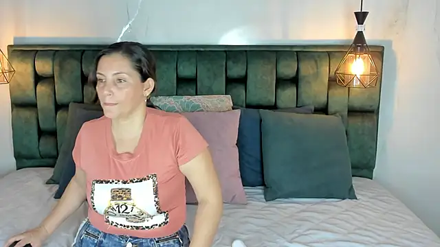 Snapshot of angelswets chatting on 02-09-25, 01:25 angelswets online show from 02-09-25, 01:25