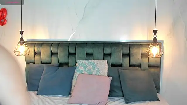 Snapshot of angelswets chatting on 02-19-25, 01:39 angelswets online show from 02-19-25, 01:39