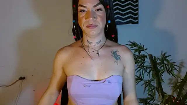 Snapshot of KamilaParrisx chatting on 05-24-26, 03:33 KamilaParrisx online show from 05-24-26, 03:33