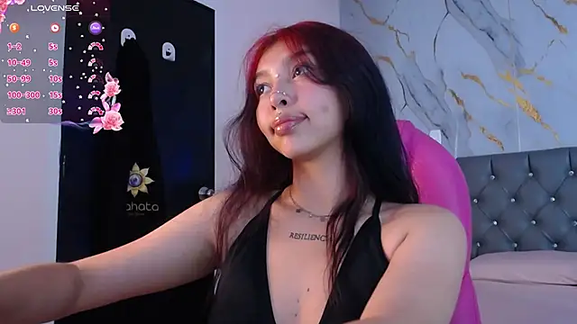 Snapshot of pettit_courtny chatting on 02-06-25, 08:23 pettit courtny online show from 02-06-25, 08:23