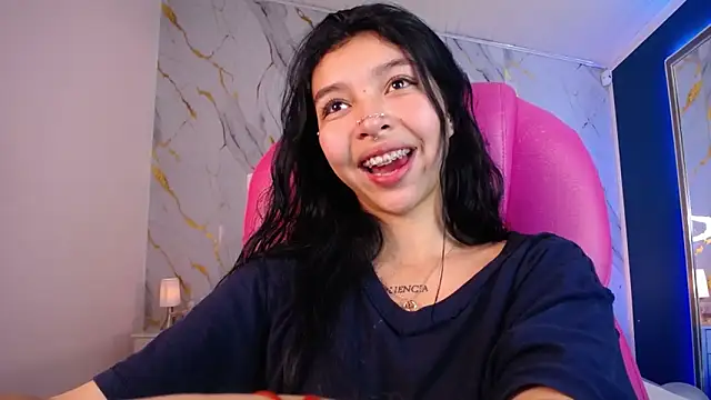 Snapshot of pettit_courtny chatting on 02-22-25, 09:48 pettit courtny online show from 02-22-25, 09:48