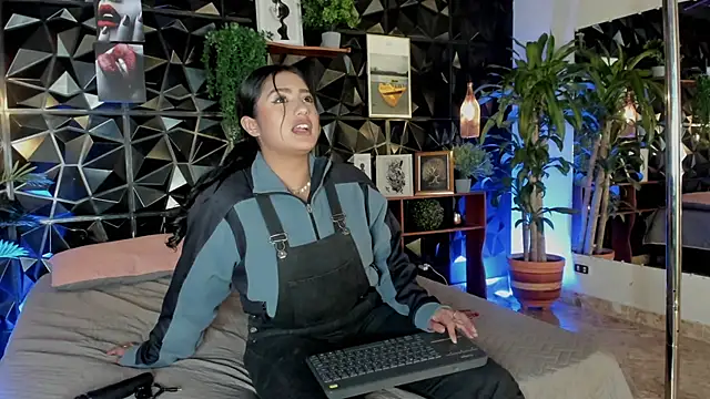 karla 999 online show from 09-19-25, 12:12