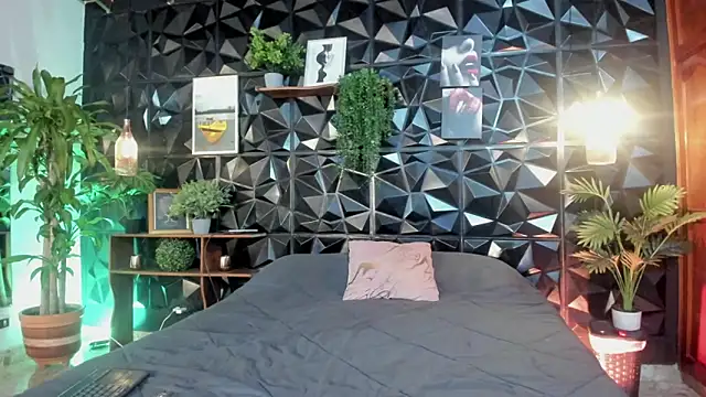 karla 999 online show from 10-22-25, 12:11