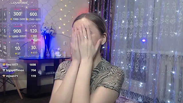 Snapshot of JessieOMays chatting on 02-16-25, 11:27 JessieOMays online show from 02-16-25, 11:27