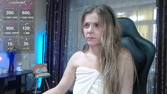 Snapshot of JessieOMays chatting on 03-18-25, 03:53 JessieOMays online show from 03-18-25, 03:53