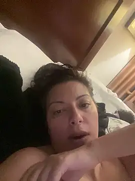 Snapshot of jessicag182 chatting on 10-23-25, 11:46 jessicag182 online show from 10-23-25, 11:46